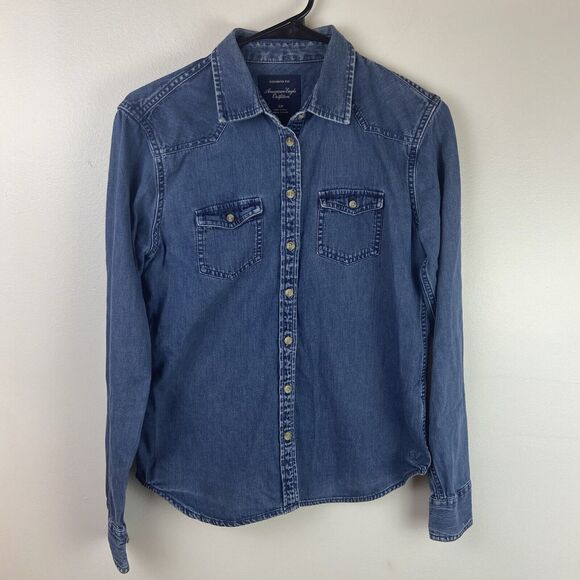 American Eagle Outfitters Tops - American Eagle Outfitters Denim Shirt Women’s Favorite Fit Button Up Size Small